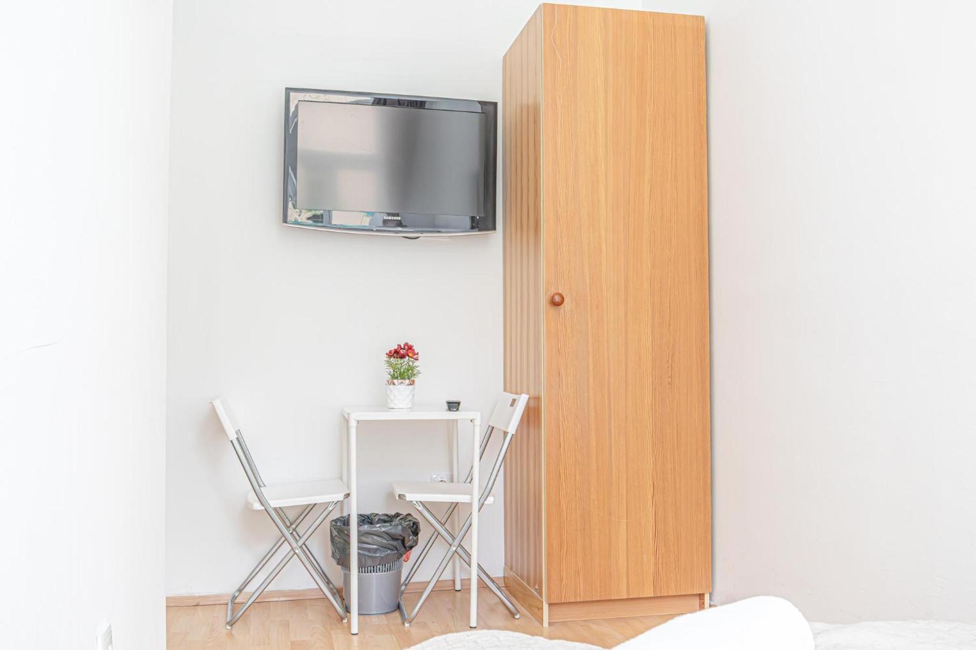 Loevly Shared 6Br With Garden Near Danube & Millenium City Виена Екстериор снимка