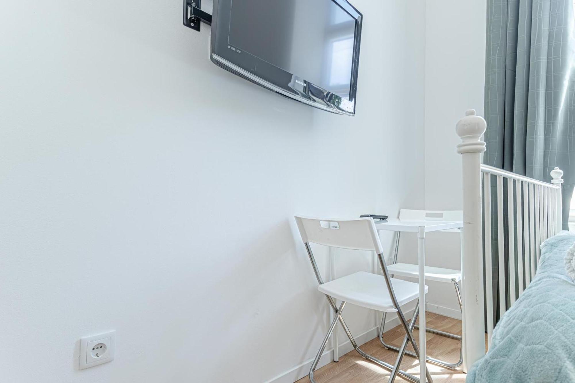 Loevly Shared 6Br With Garden Near Danube & Millenium City Виена Екстериор снимка