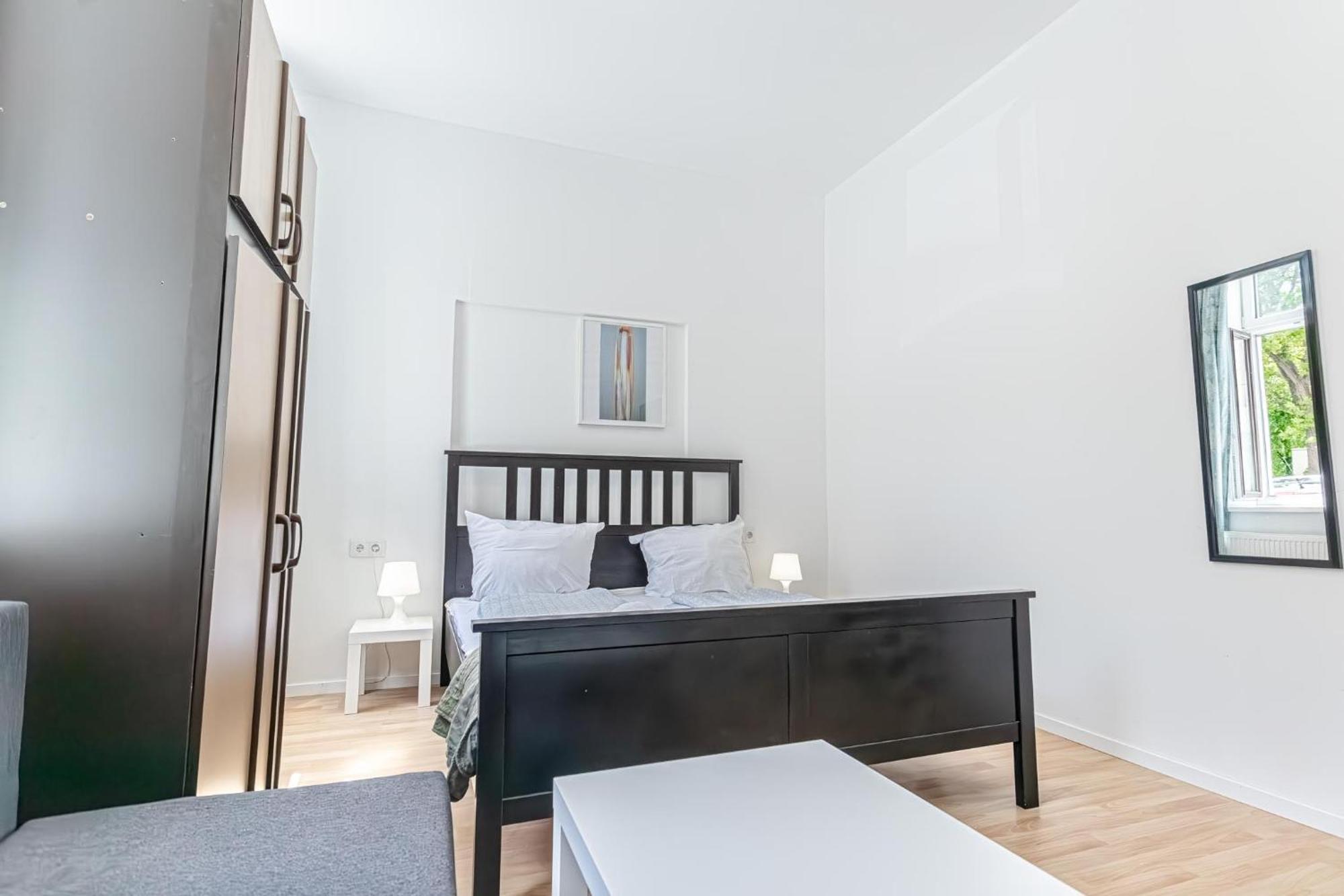 Loevly Shared 6Br With Garden Near Danube & Millenium City Виена Екстериор снимка
