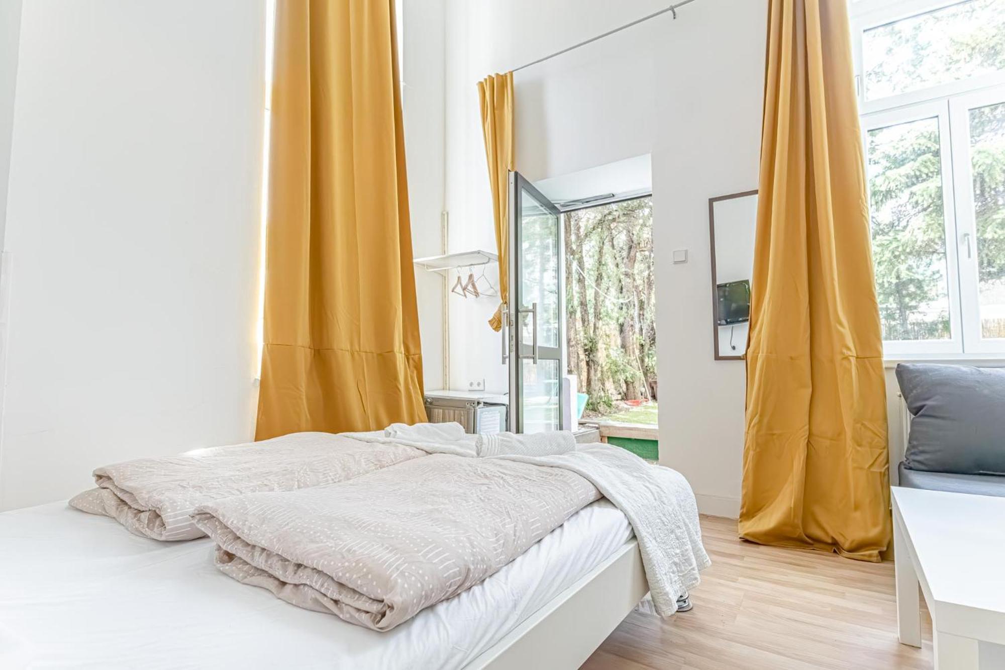 Loevly Shared 6Br With Garden Near Danube & Millenium City Виена Екстериор снимка