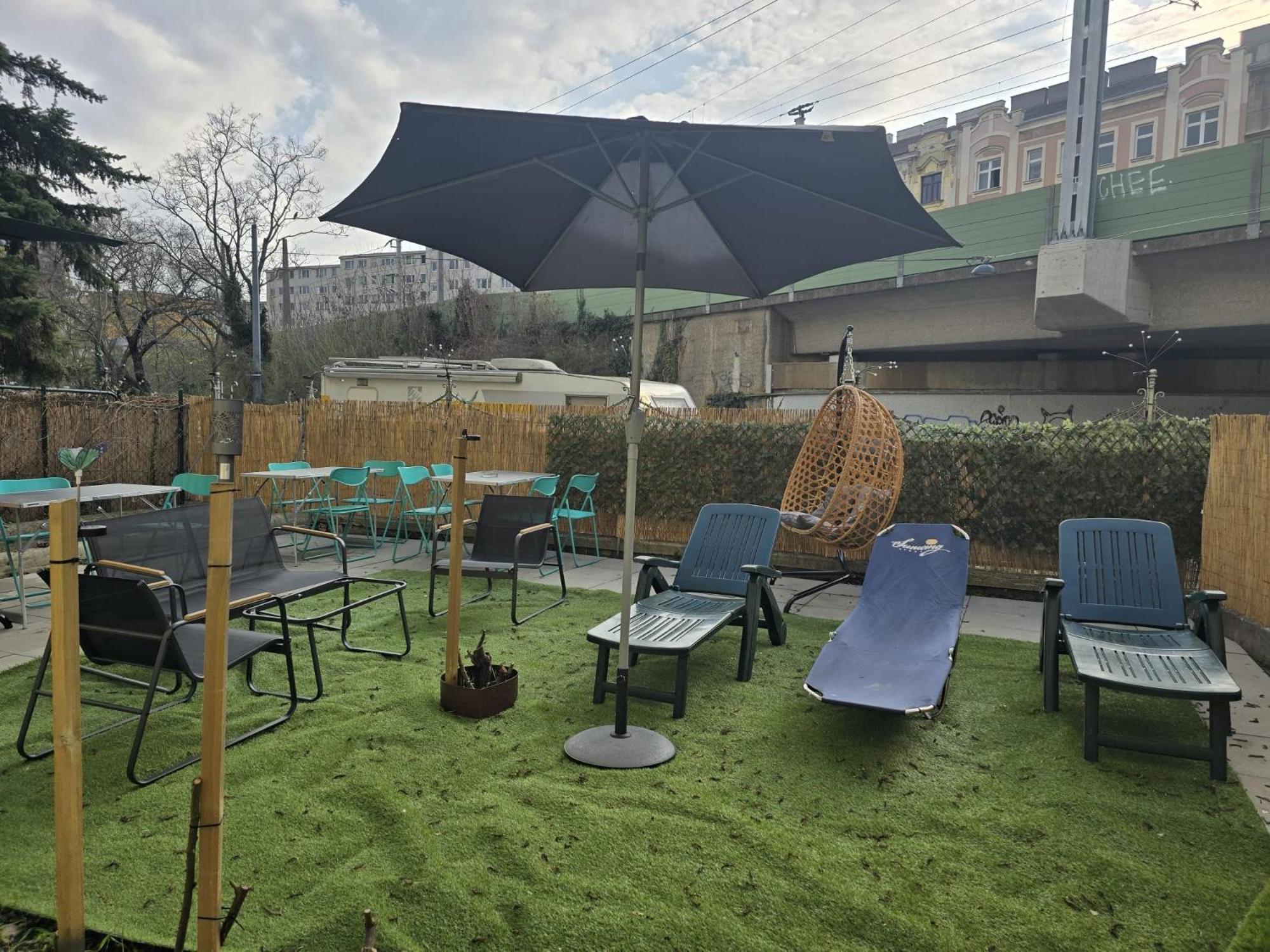 Loevly Shared 6Br With Garden Near Danube & Millenium City Виена Екстериор снимка